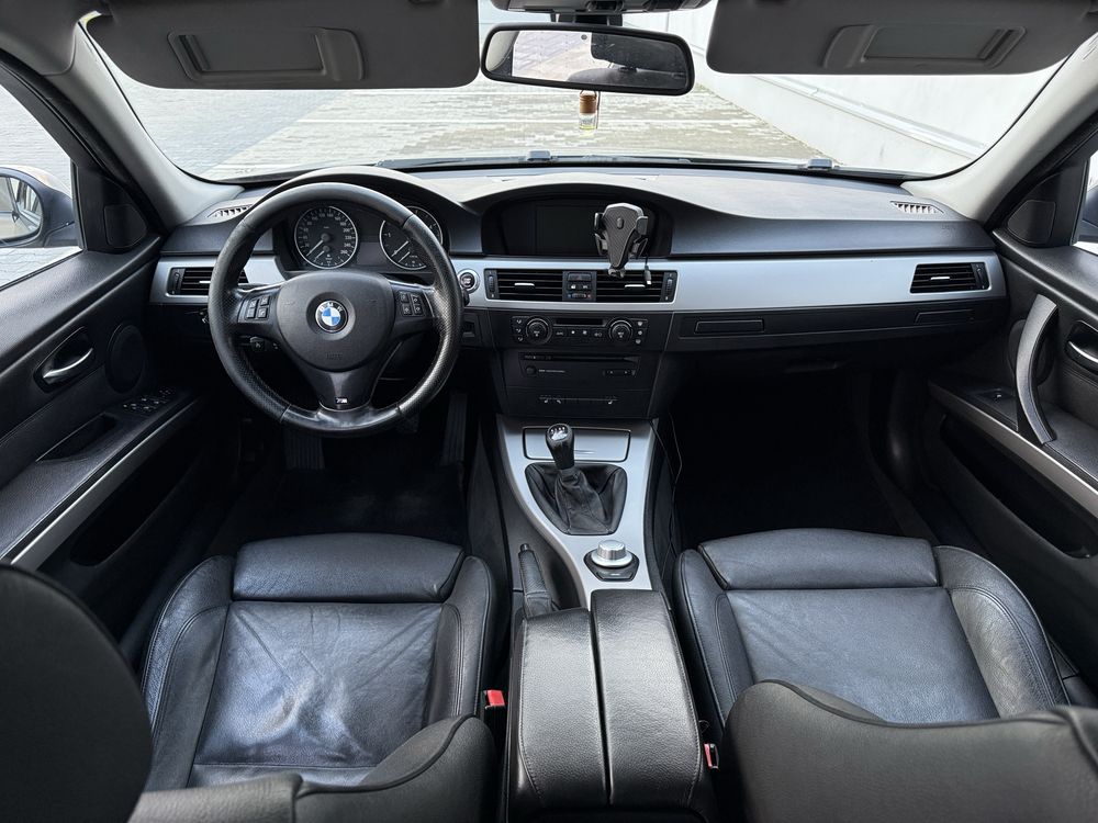 Vând BMW E91 320d