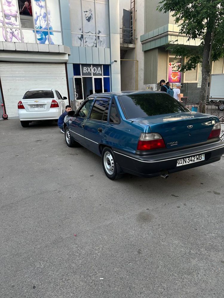 Nexia 1 1999 sotiladi