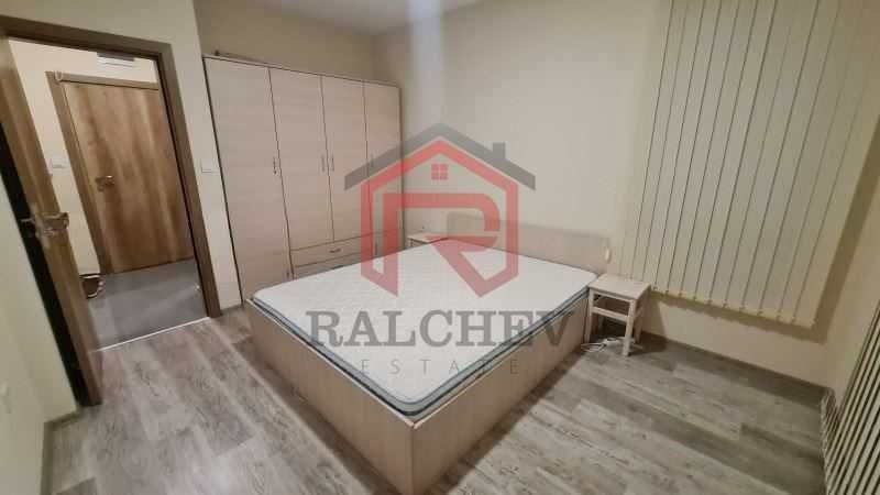 Дава се под наем Двустаен апартамент в Варна, Бриз - 55 кв.м за 433.5 € - Снимка #4