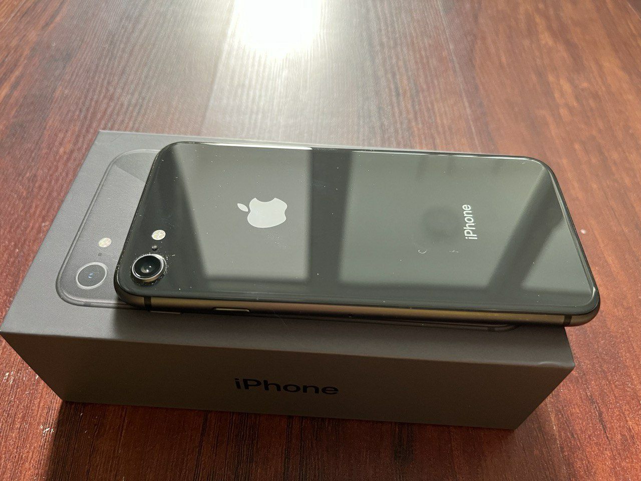 Продаем iPhone 8 в идеальном состоянии