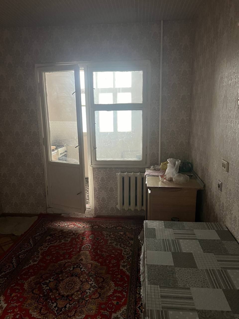 Квартира сотилади
9 qavatli bino
8-qavat 4 xona uy
Uy xolati: rimonts