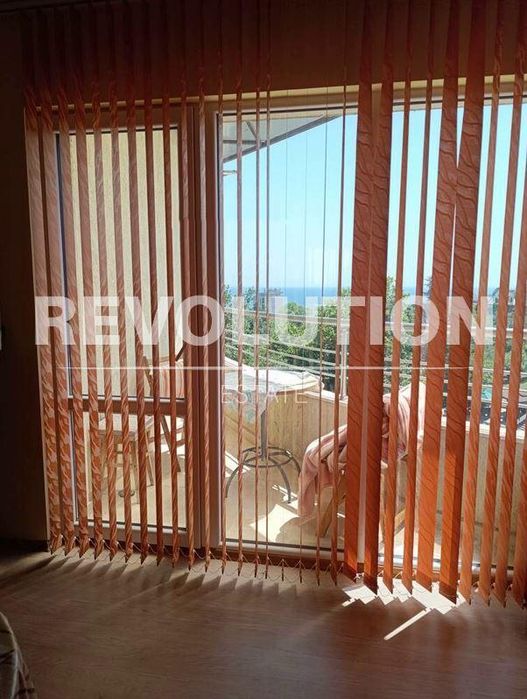 Дава се под наем Двустаен апартамент в Варна, Център - 52 кв.м за 400 € - Снимка #3