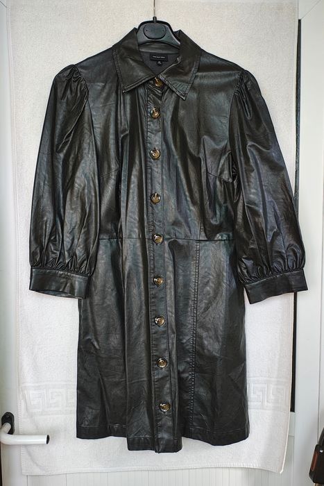 Rochiță sau palton negru - Who What Wear