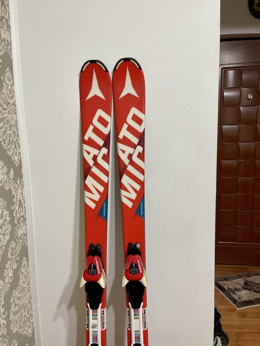 Schiuri 150 cm atomic xt cu clapari set