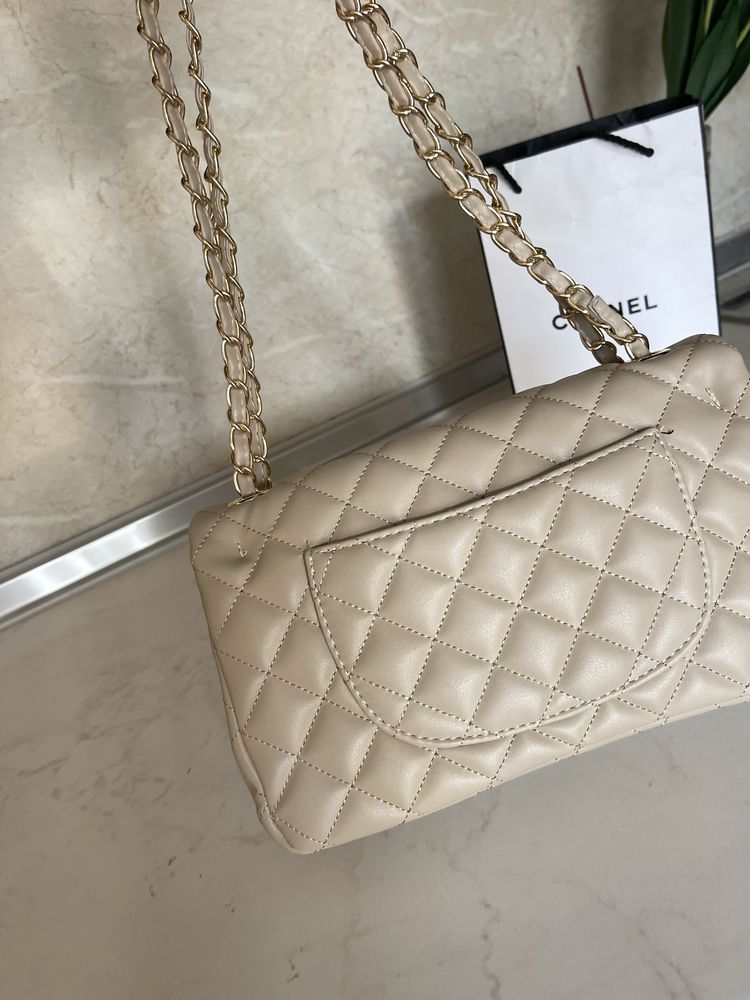 Чанта Chanel classic flap