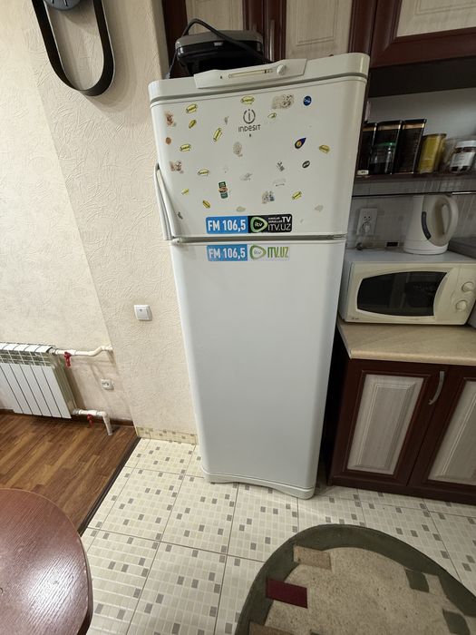 Холодильник Indesız Б/У