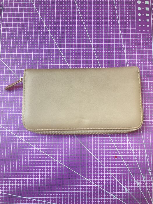 ЛОТ РАЗПРОДАЖБА на портфейли - дамски и мъжки