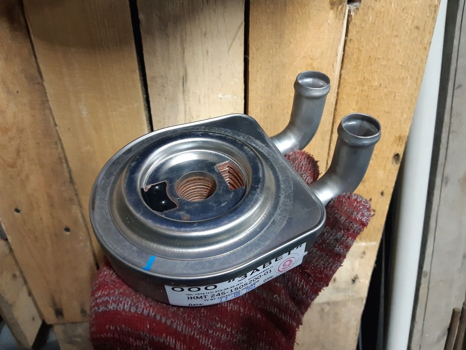 Масляный радиаторна Газель.  УМЗ