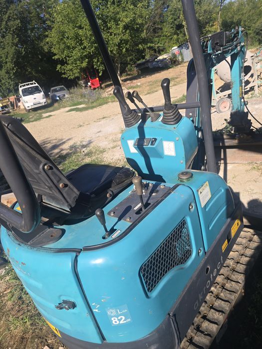 Vând miniexcavator 2022