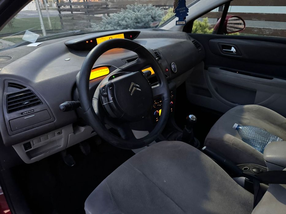 Citroen C4 în stare foarte bună de funcționare