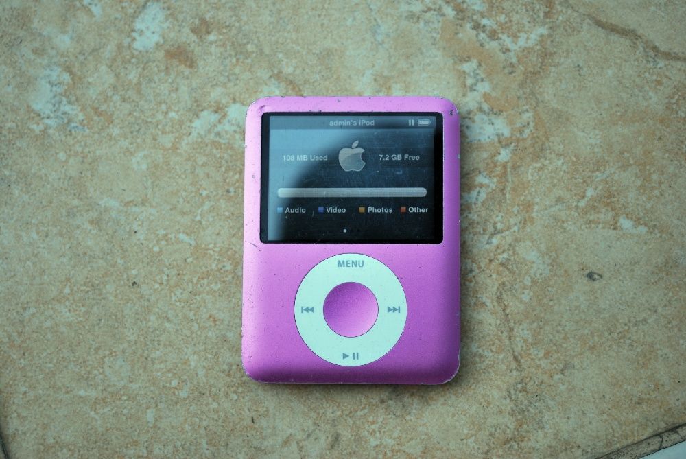 Apple iPod Nano 3rd Generation Pink 8GB