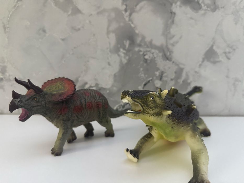 Продам динозавров. Все за 2000