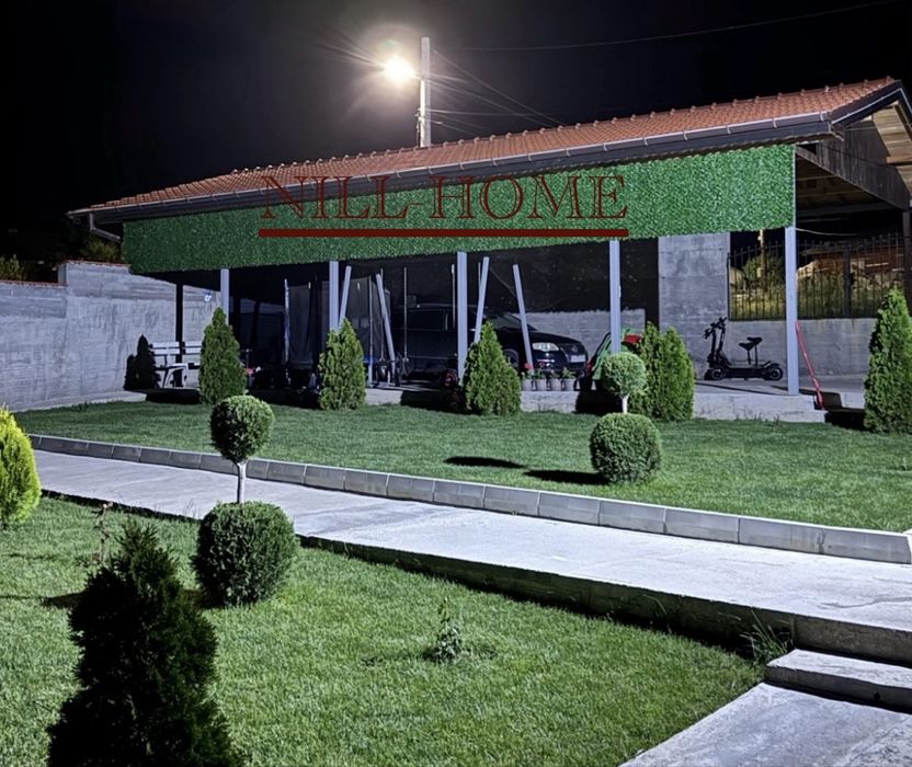 Поцинкована мрежа с декорация (изкуствена трева) 4 мм. Тел/40 мм. Око