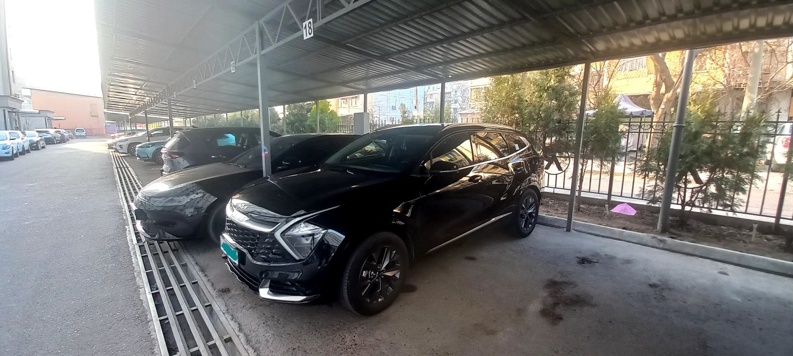 KIA Sportage STYLE LIGHT pozitsiya sotiladi. Kreditga ham mumkin.