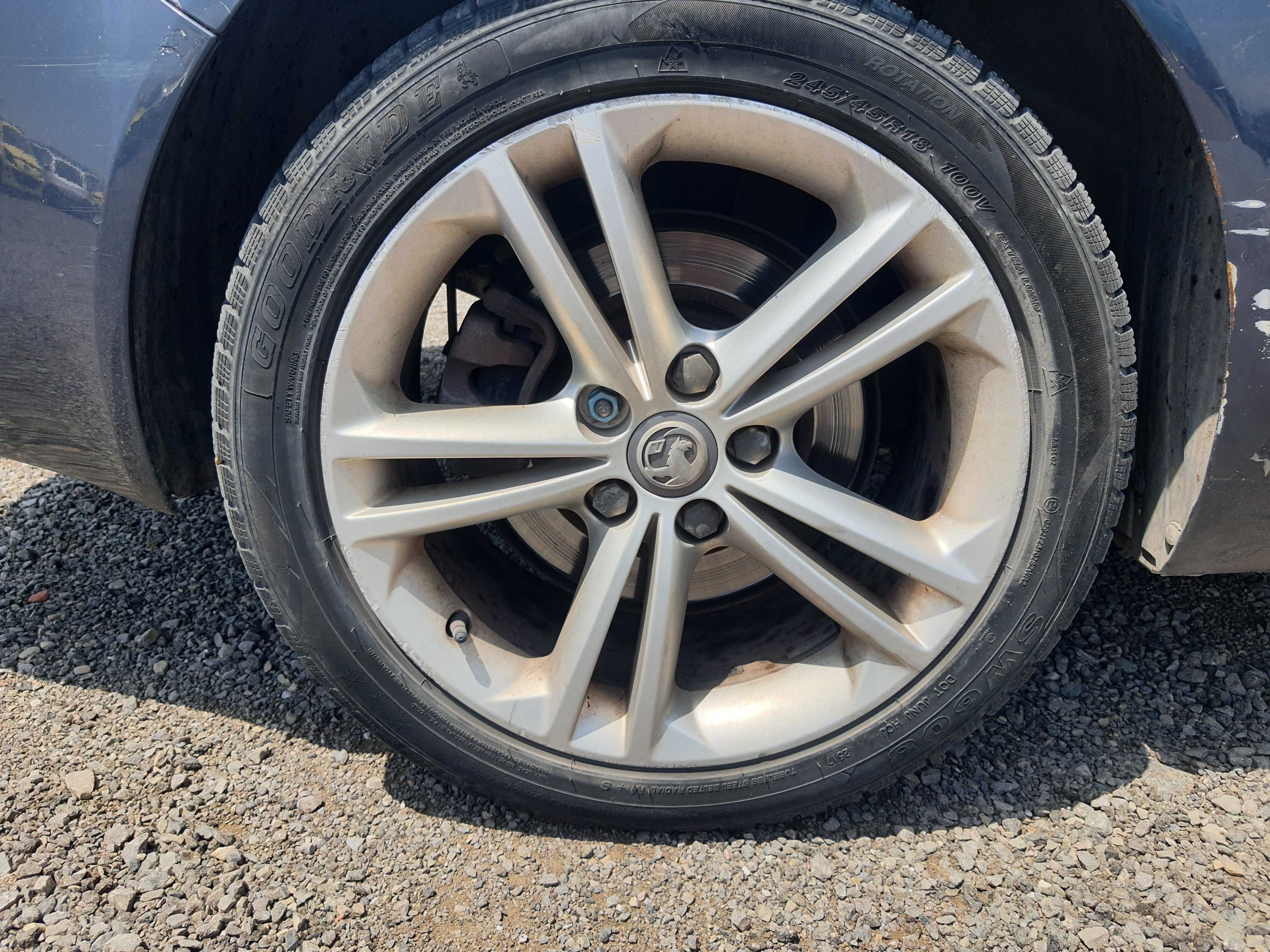 На части!  Opel Insignia 2.0 CDTI