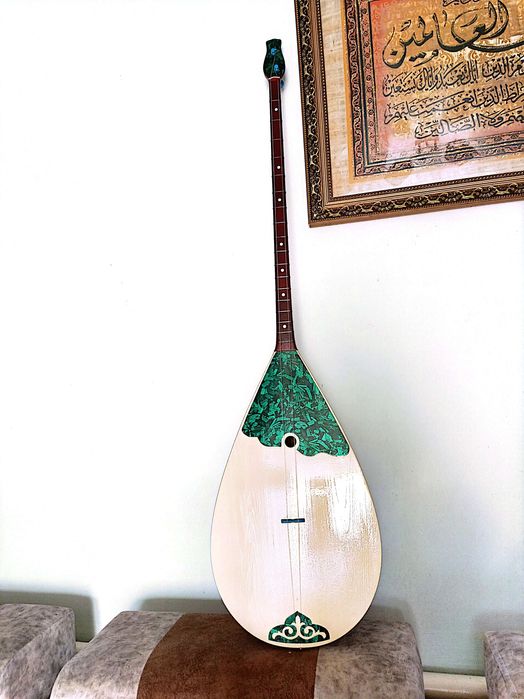 Домбыра сатылады