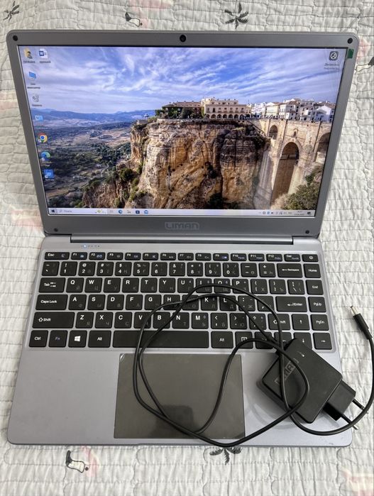 Продаю аккуратный и полностью рабочий ноутбук Liman