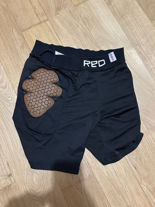 Протекторни шорти за сноуборд/колело Red (burton)