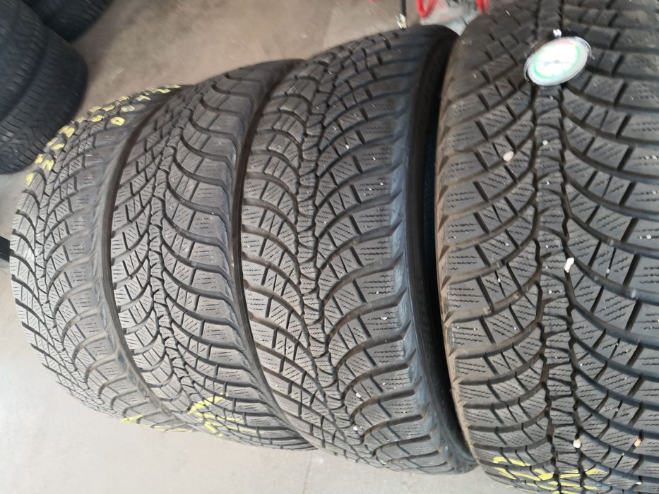 215 45 17 цола гуми kumho dot 20