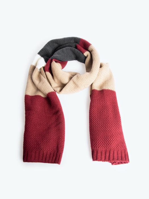 Плетен зимен шал. 12.90лв