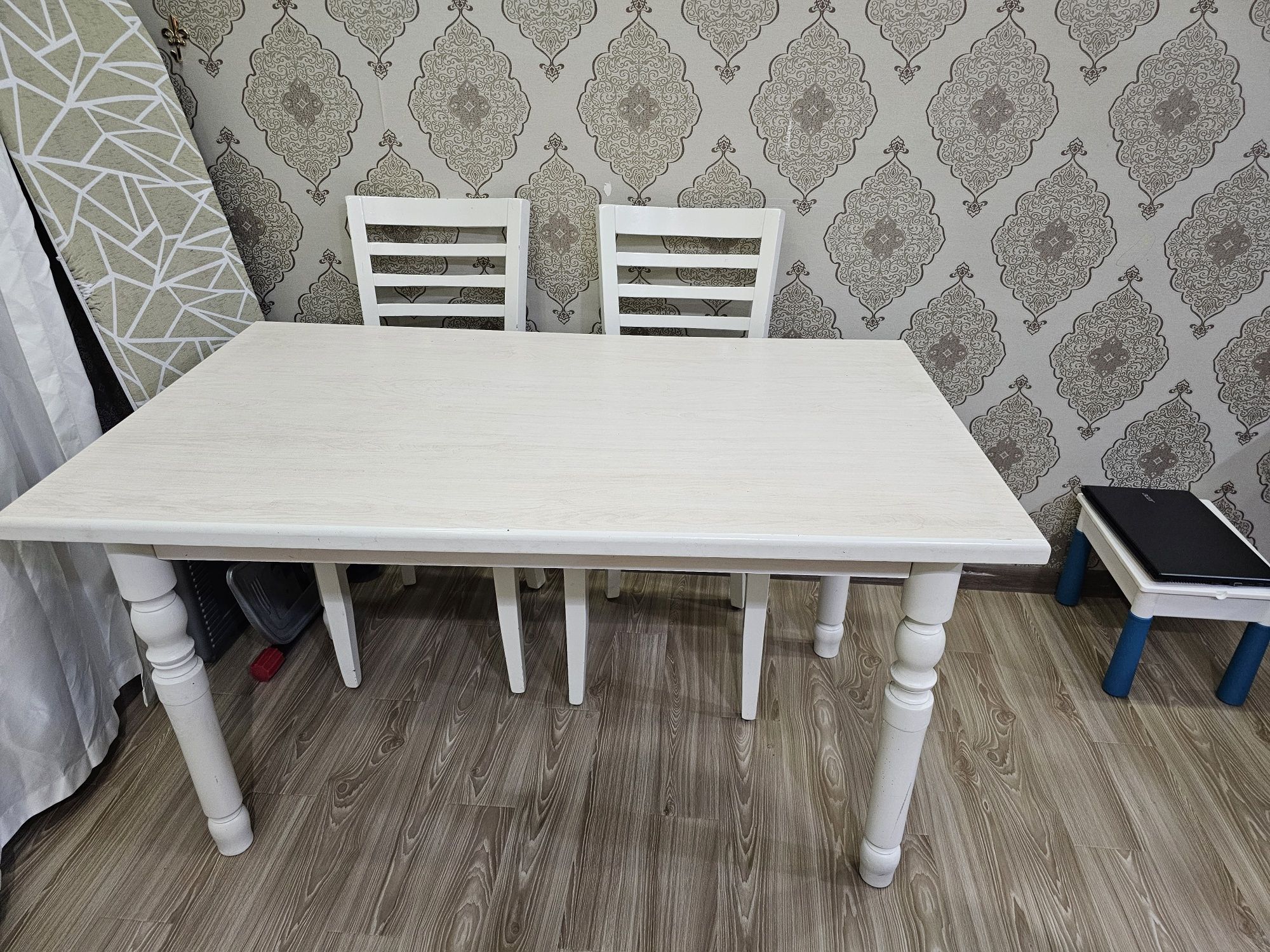 Продам  стол стулья комплект