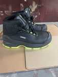Vand bocanci protectie Uvex marimea 44