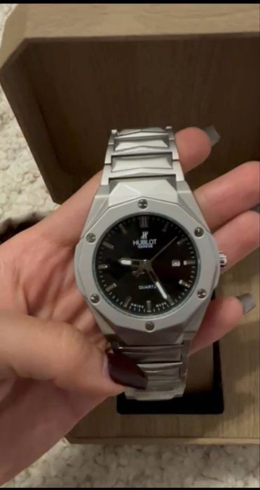Часы hublot.