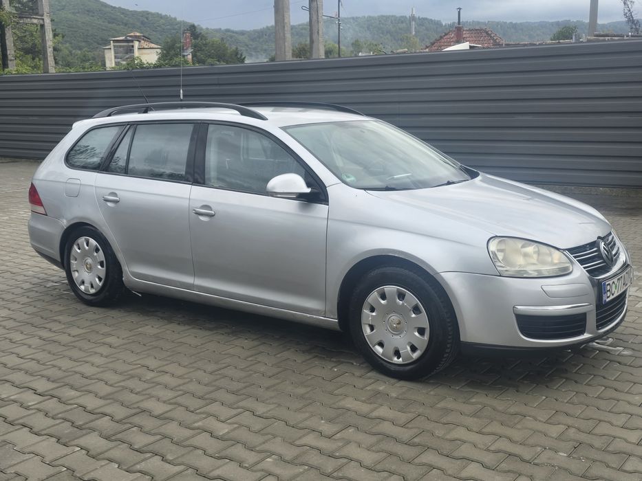 Vând Volkswagen Golf 5