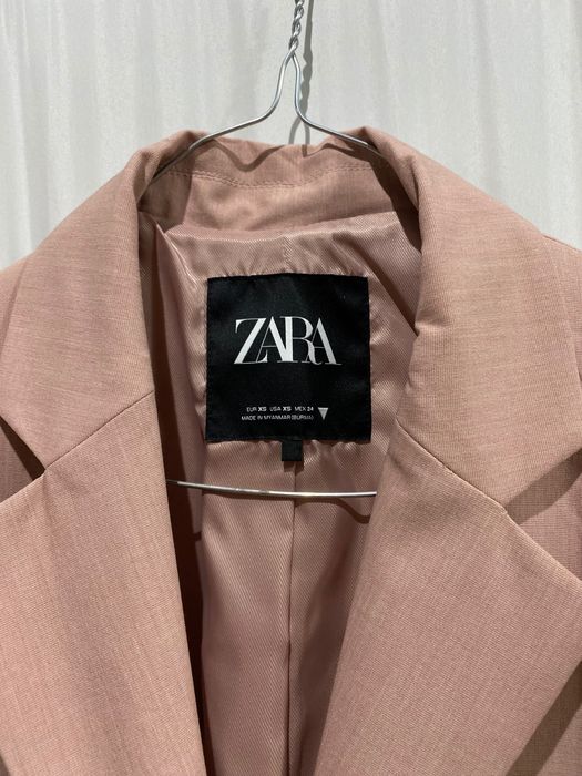 Оувърсайз сако с мъжка кройка Zara в бледо розов цвят