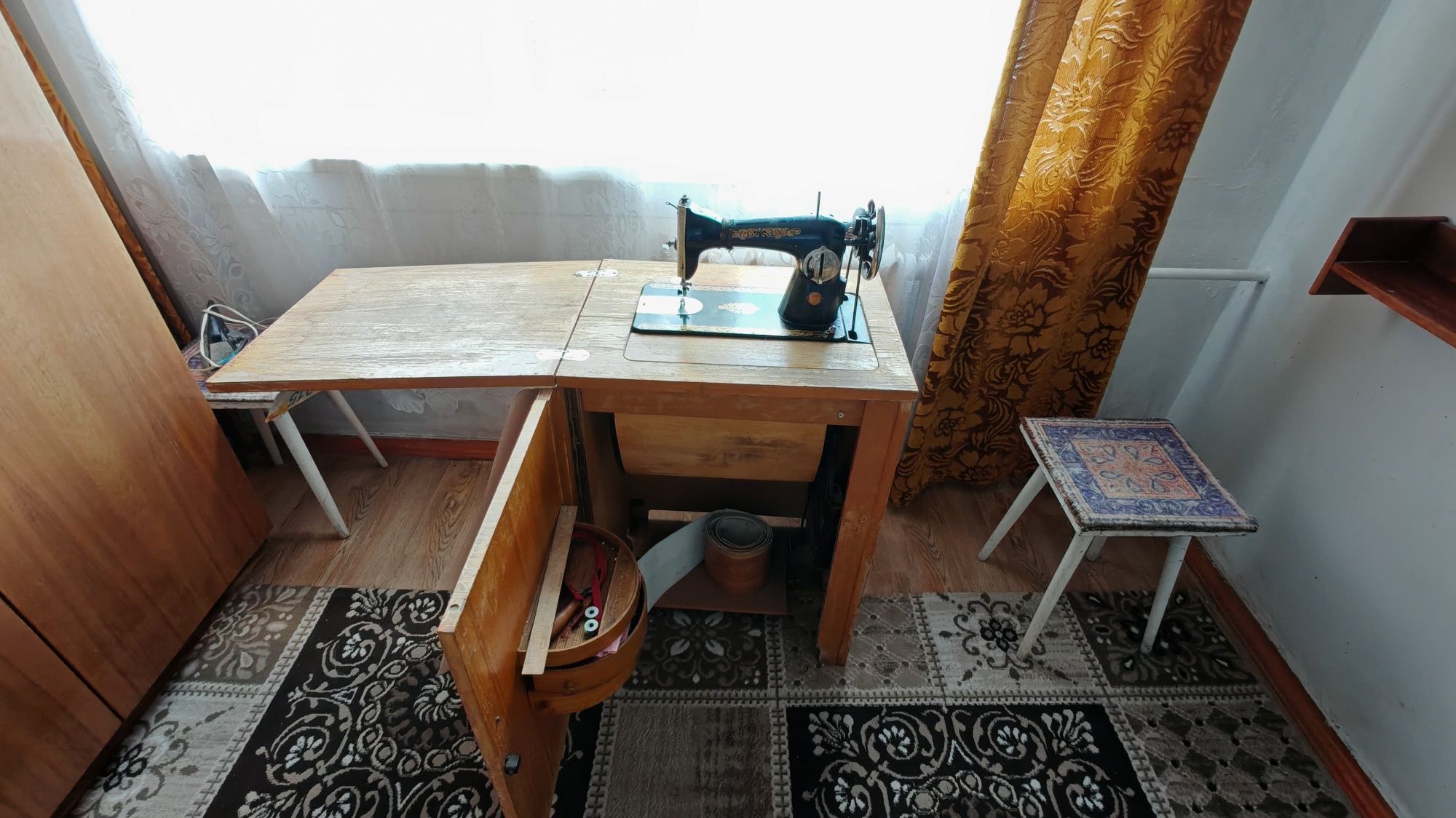 Продам швейную машину ножную