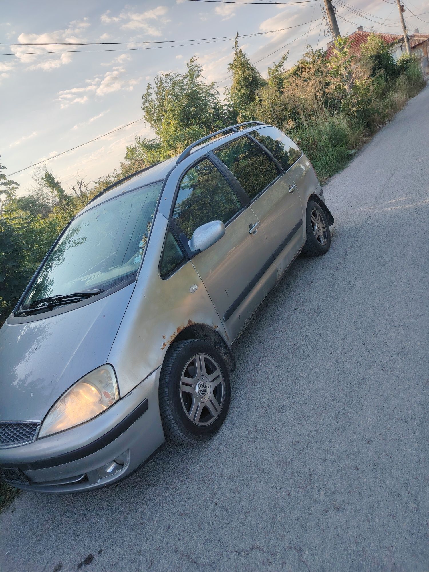 Ford Glaxy 1.9 131 к.с Продава се цяла за части