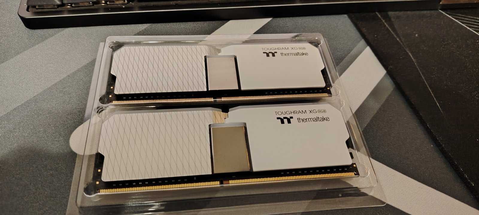 НОВА ! Рам памет Thermaltake XG RGB White 16GB (2x8GB)  3600MHz DDR4