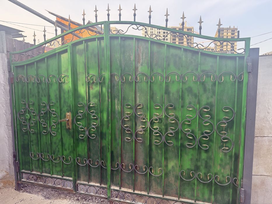 Продам Ворота Колитка внутри