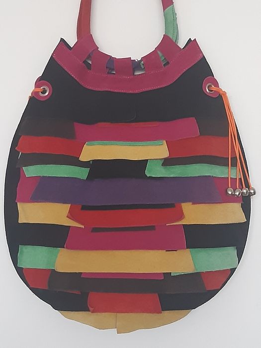 Дамска чанта от естествен велур MIU MIU