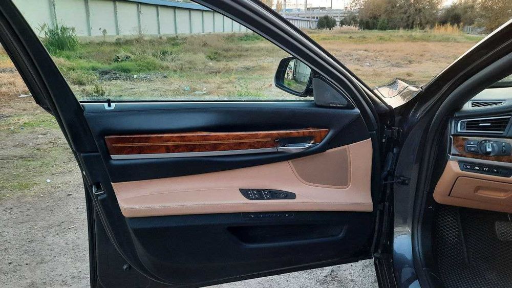 BMW 740d Comfort краска тоза, 2013 йил  76 000 км юрган