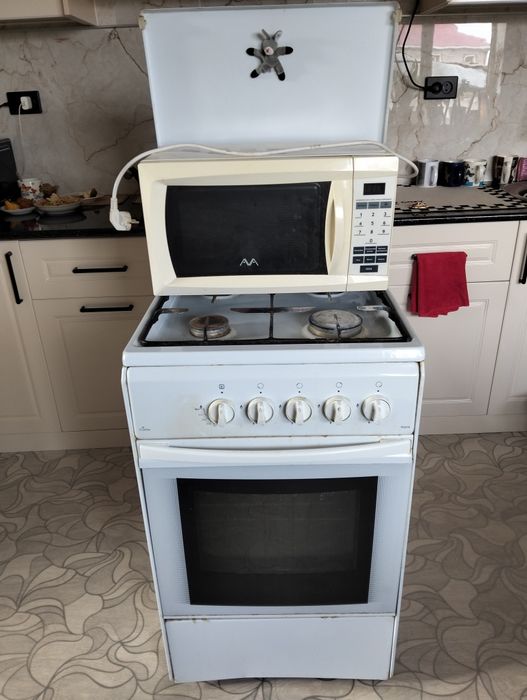 Продам газплиту и микроволновку б/у.