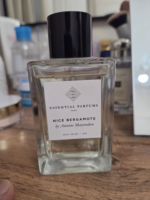 Продам духи NICE BERGAMOT 100мл