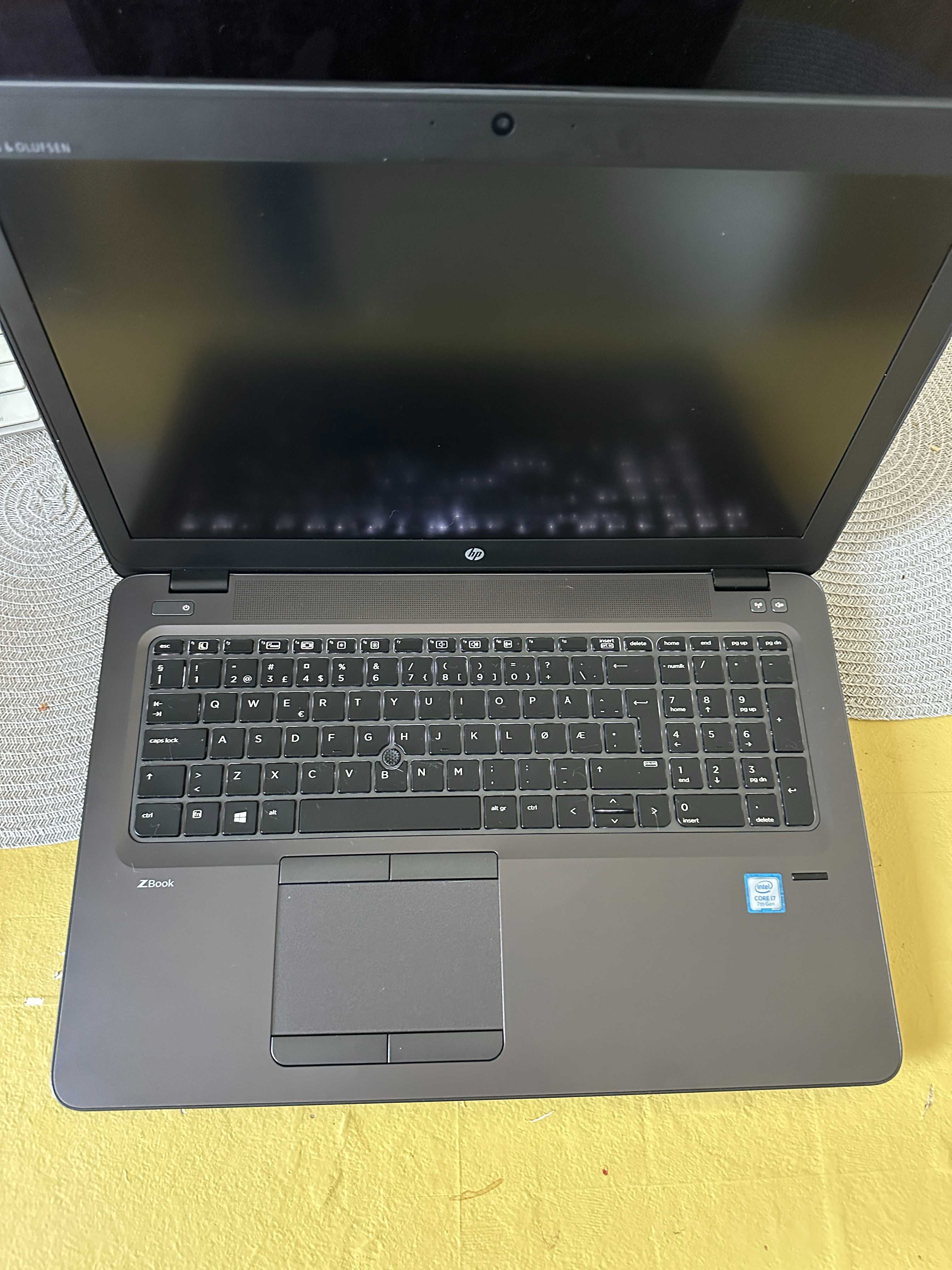 Laptop HP Zbook 15u -G4, i7 gen7, 16 gb, ssd 240gb, video 2 gb