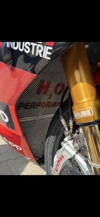 Рейсингов радиаторH2O за Ducati Panigale