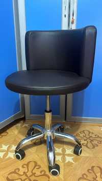 Продам кресло для маникюра и педикюра и др. оборудование для салона.