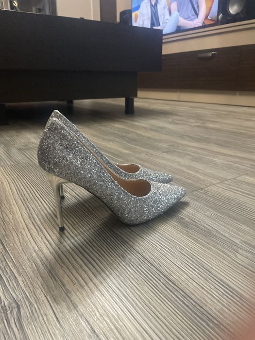 Обувки  с камъни