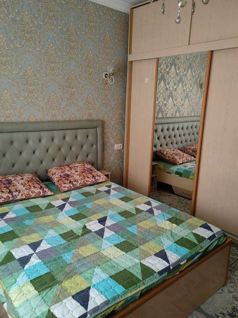 Продам 2-х комнатную с ремонтом 77 серия,кирпич.базар Кадышева