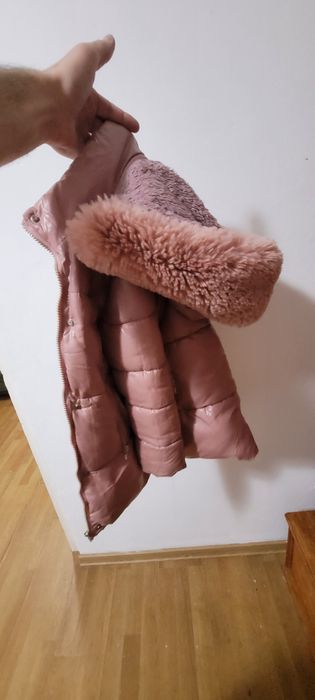 Hăinuță fete 104 – groasă, călduroasă, roz palid, stare bună