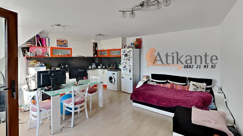 Продава се Двустаен апартамент в София, Витоша - 74 кв.м за 1555 €/кв.м - Снимка #2