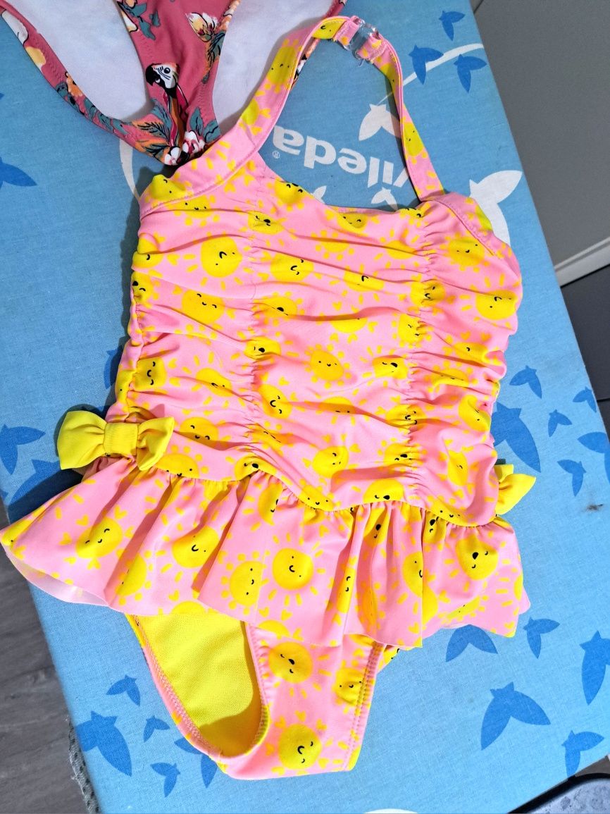 Costum baie + palarie 3-4 ani