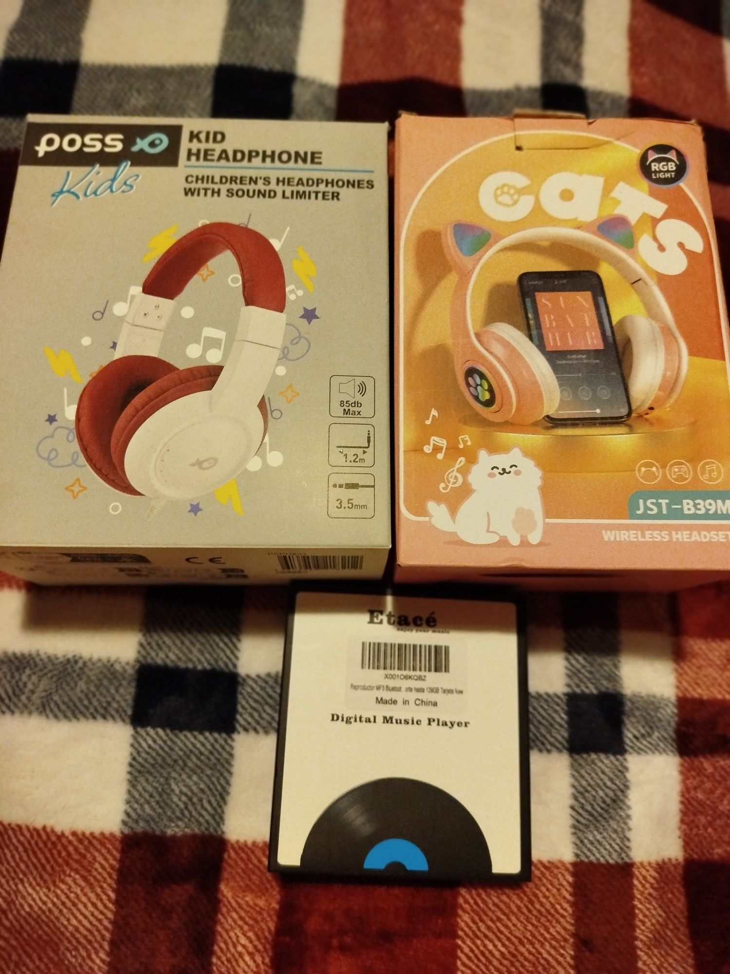 Mp3 Etace cu căști wireless și căști fir