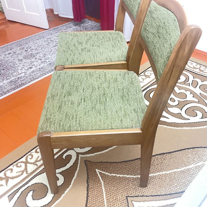 Стол стуля стол и 6 орындықпен