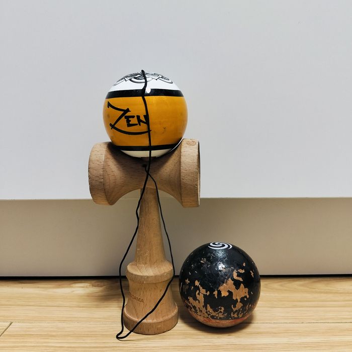 Kendama custom cu tama in plus