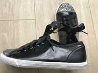 Нови обувки - Carvela