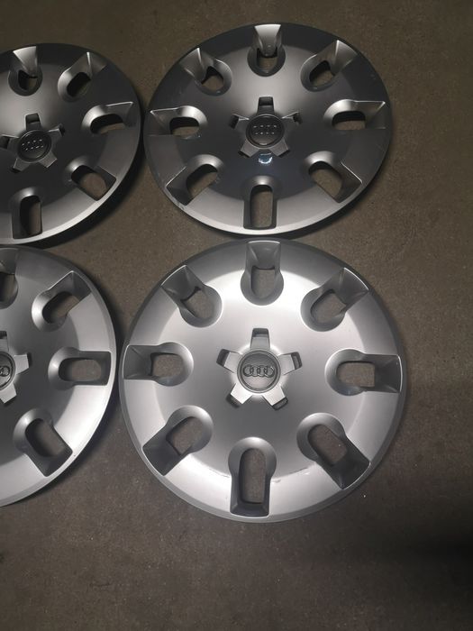 Продавам 4 бр Оригинални Тасове за Ауди 5x100 15 цола и 5x112 15 цола